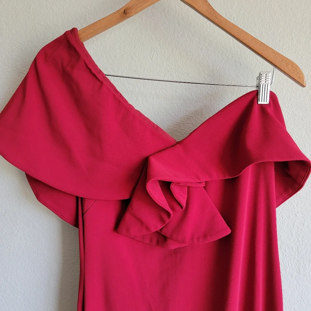 Badgley Mischka Ruby One Shoulder Gown - Picture 5 of 9